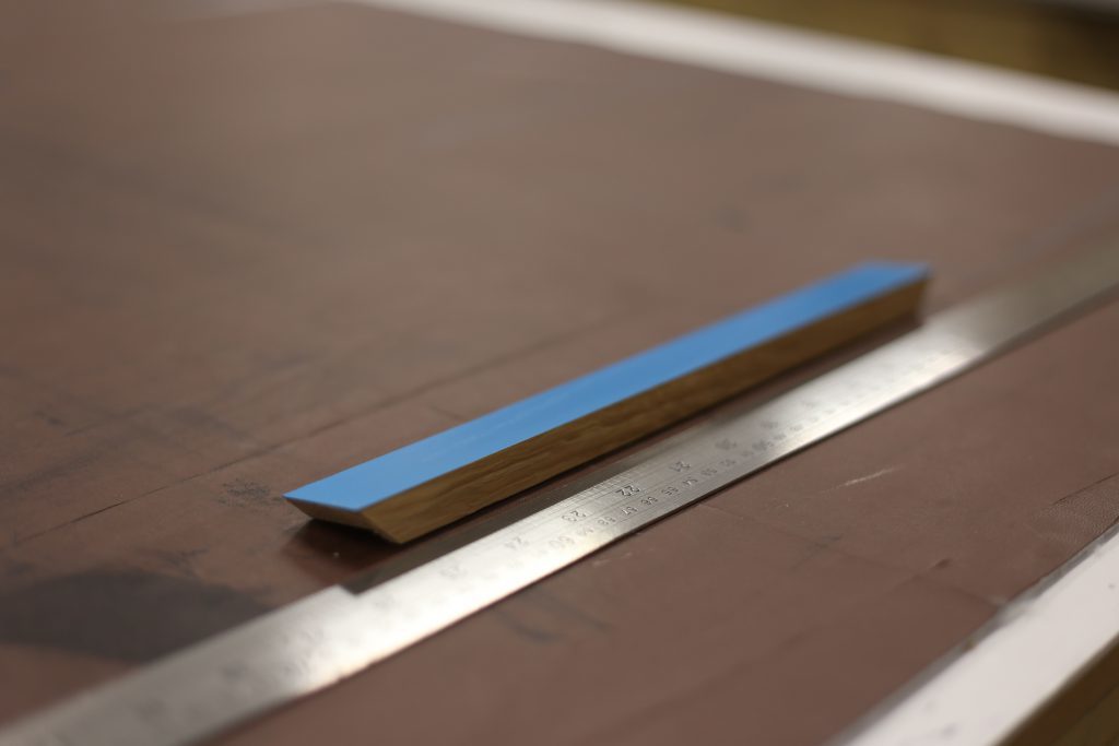 Our choice of frame finishes is vast to ensure we suit all our clients’ needs and artworks. From sprayed, hand-stained and natural waxes to pre-finished satin and veneer as well as a range of different gilding styles.